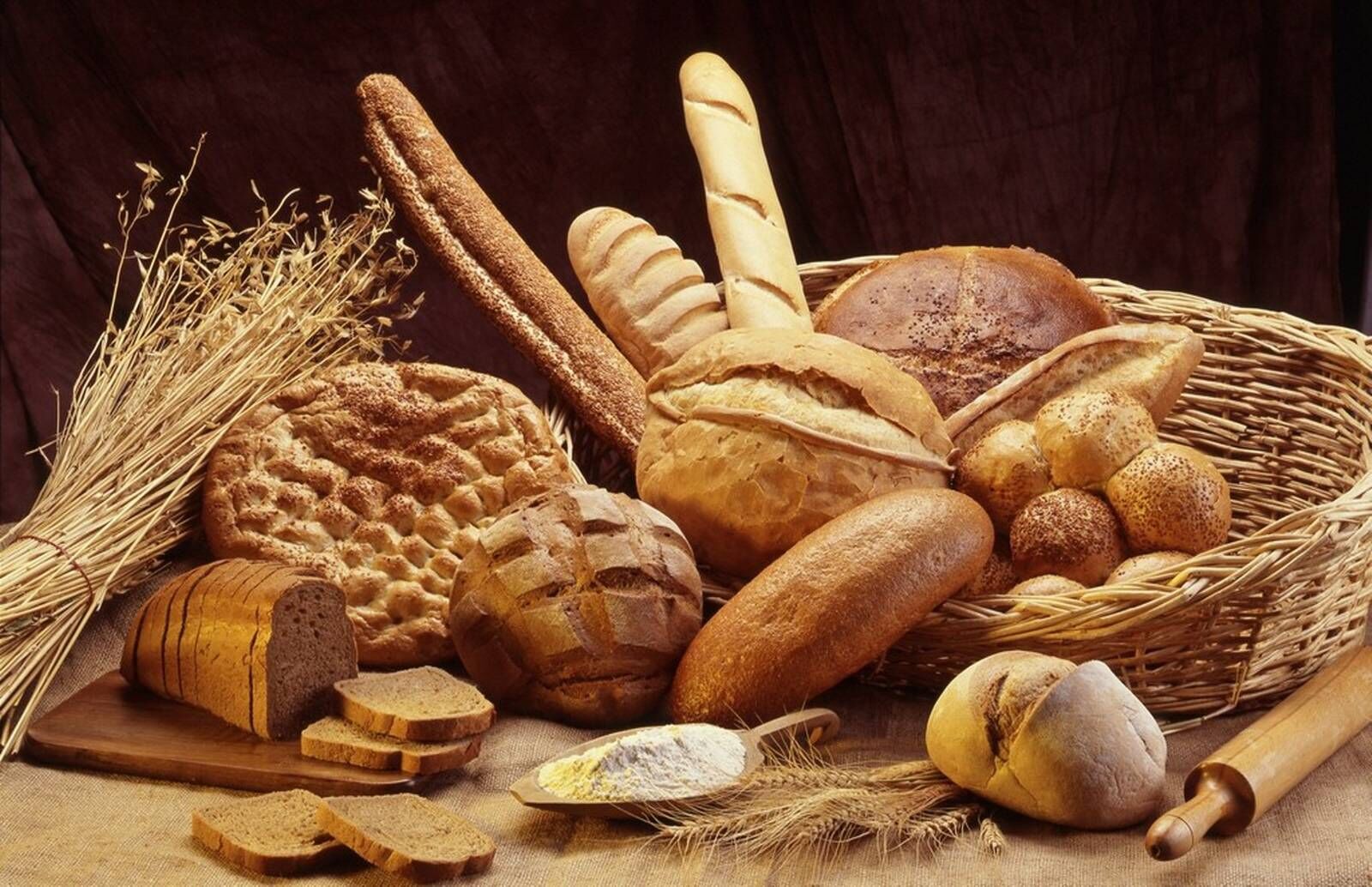 Étal de pains et viennoiseries